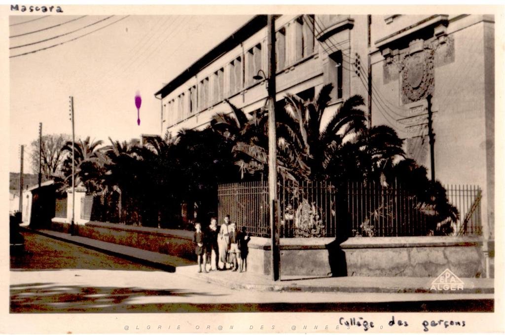 MASCARA 103 COLLEGE DE GARCONS.JPG